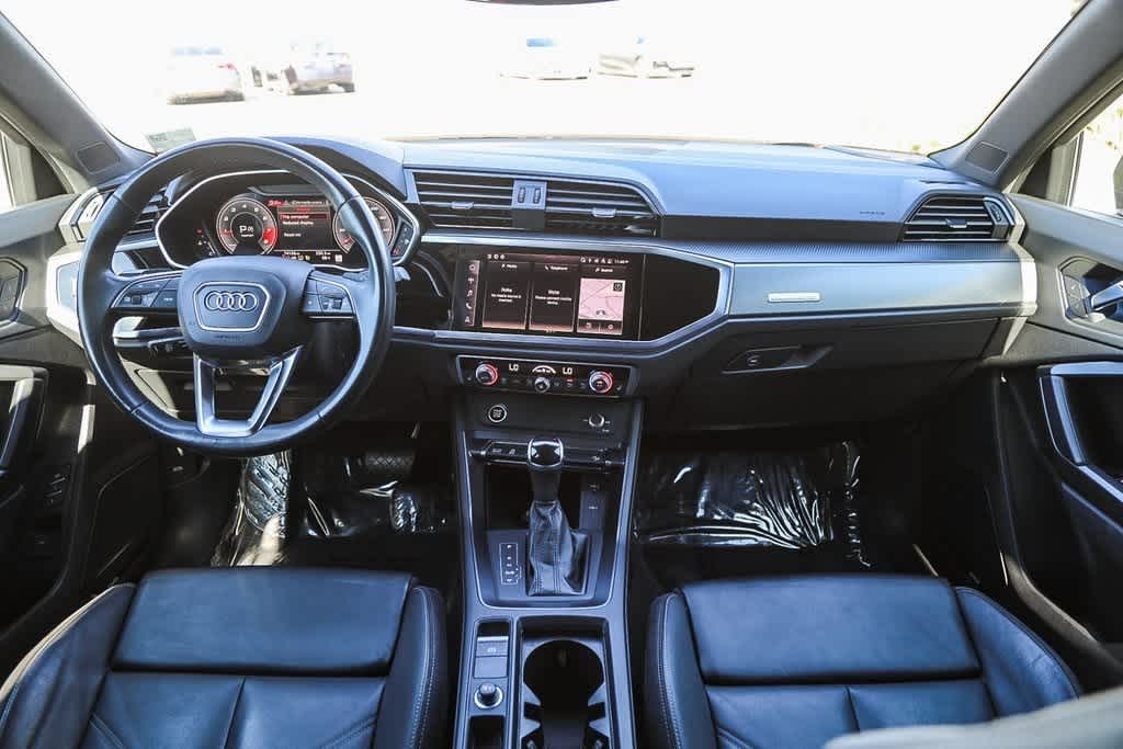 Thumbnail: 2022 Audi Q3 - 11