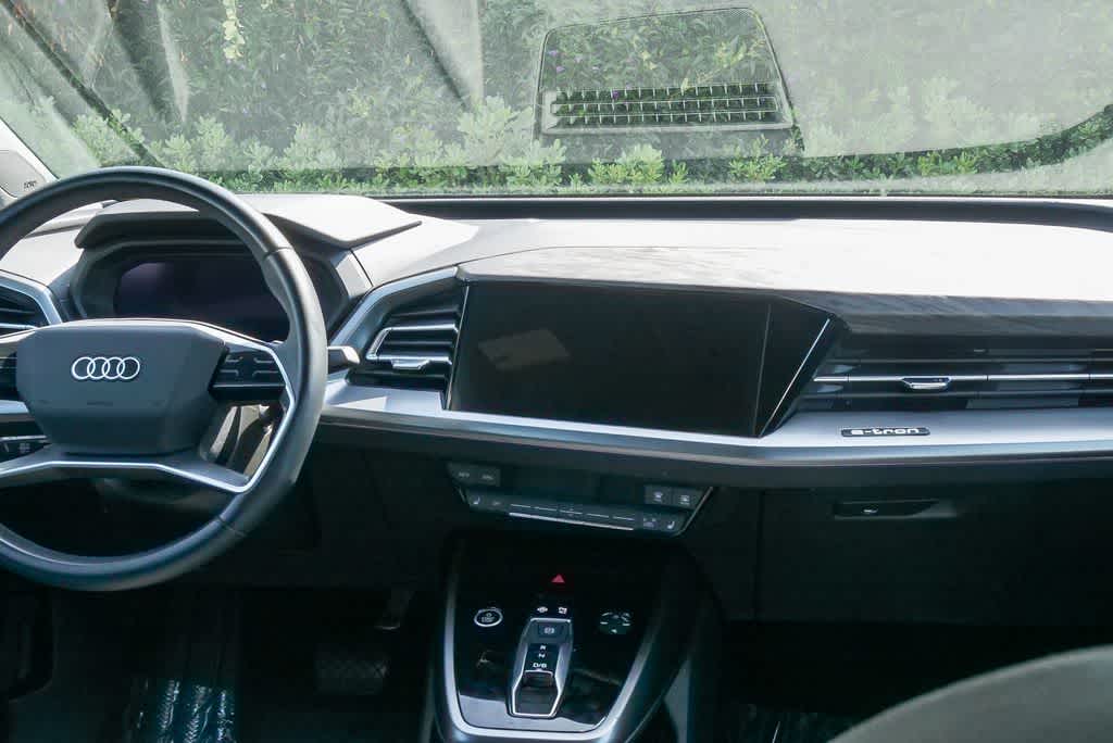 Thumbnail: 2023 Audi Q4 e-tron - 12