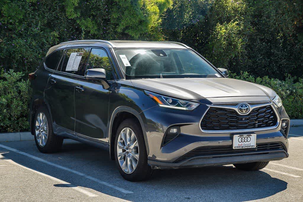 Thumbnail: 2022 Toyota Highlander - 3