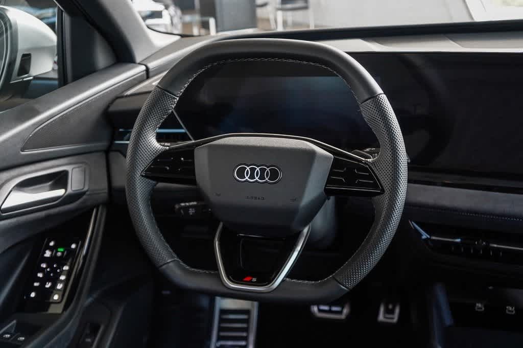 Thumbnail: 2025 Audi SQ6 e-tron - 15