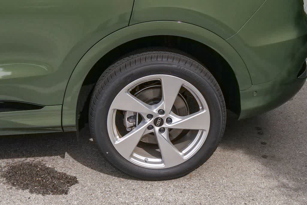 Thumbnail: 2025 Audi Q5 - 6