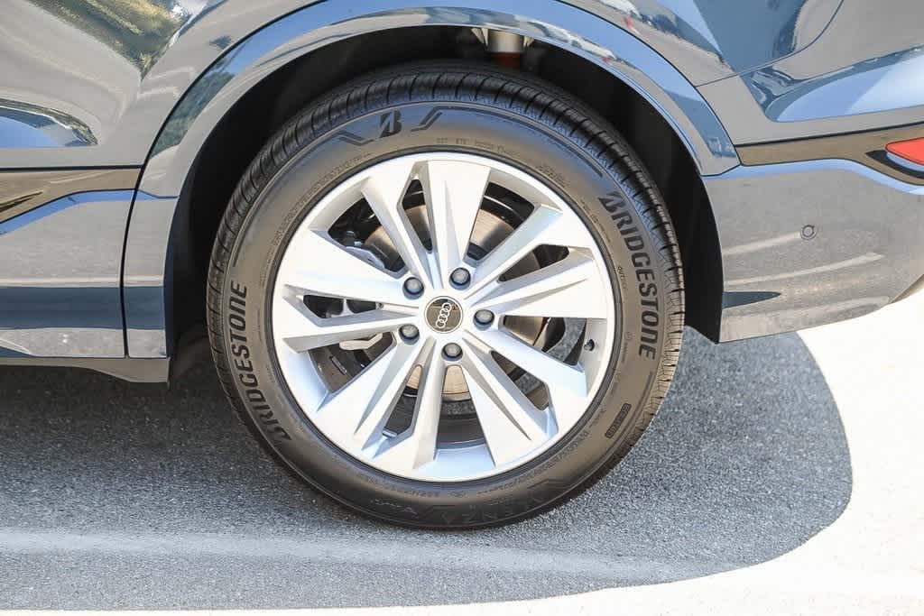 Thumbnail: 2025 Audi Q6 e-tron - 10