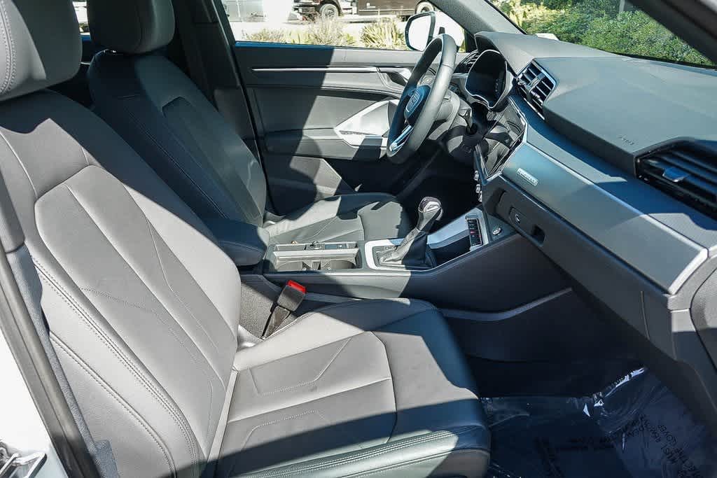 Thumbnail: 2023 Audi Q3 - 19