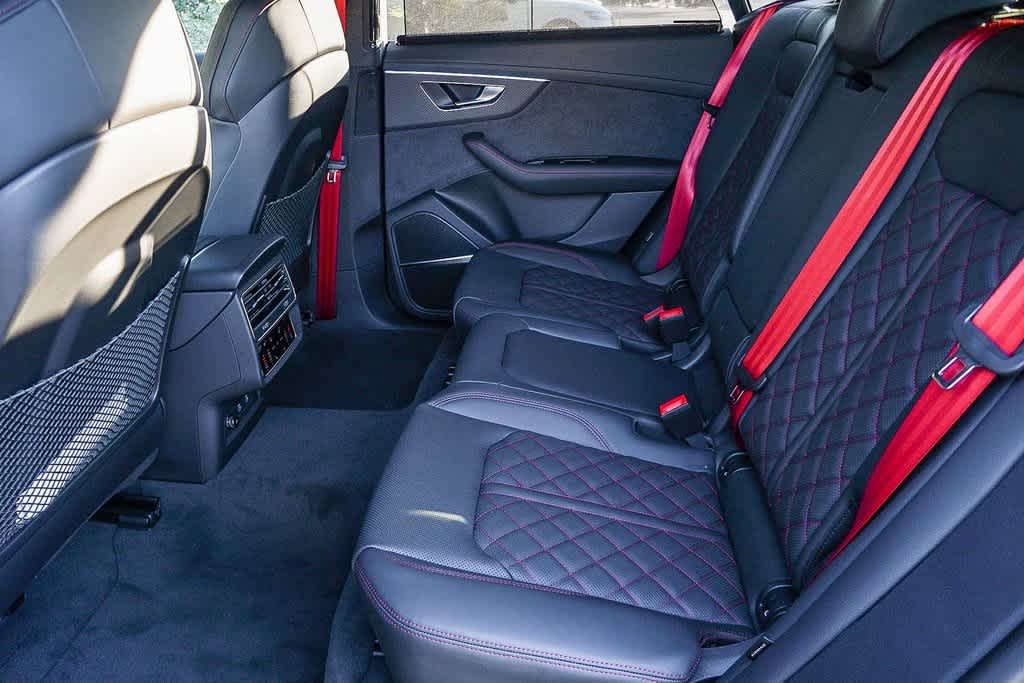 Thumbnail: 2026 Audi SQ8 - 21