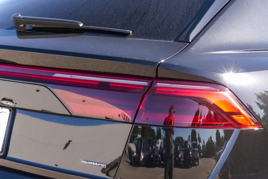 Thumbnail: 2026 Audi Q8 - 10