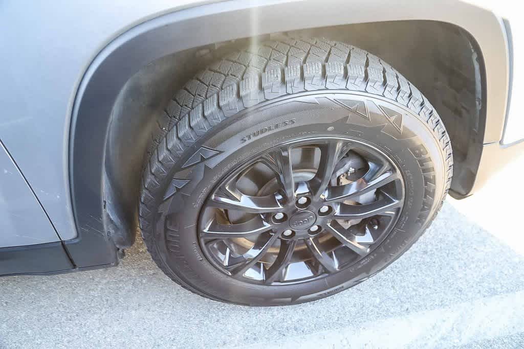 Thumbnail: 2018 Jeep Cherokee - 13