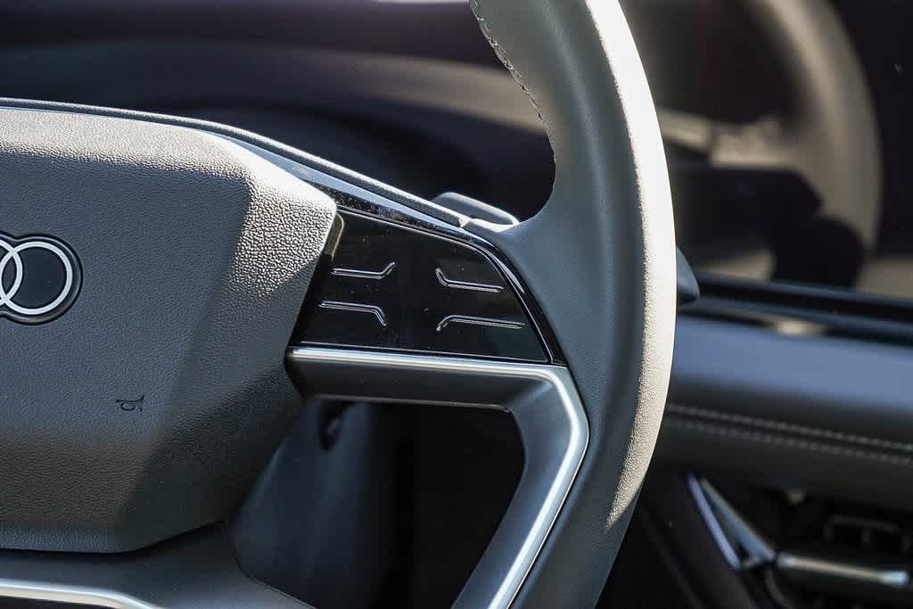 Thumbnail: 2025 Audi e-tron S - 17