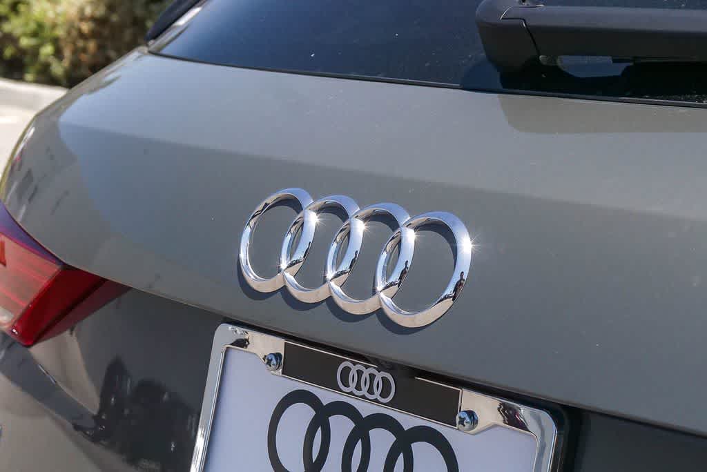 Thumbnail: 2023 Audi Q3 - 12