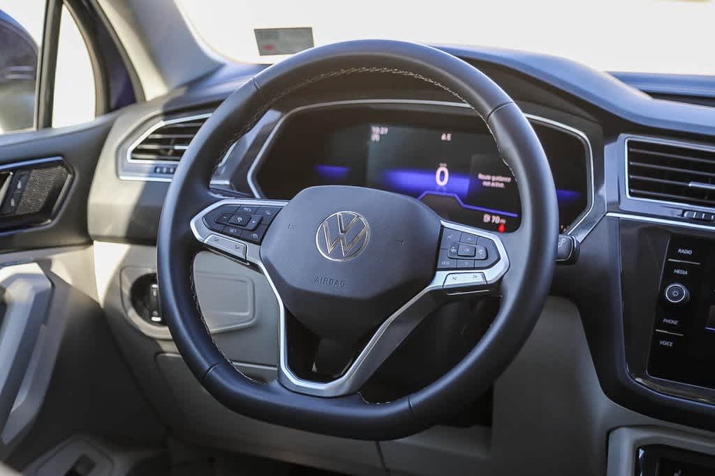 Thumbnail: 2022 Volkswagen Tiguan - 14