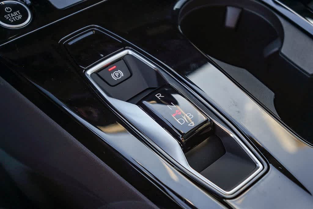 Thumbnail: 2025 Audi e-tron S - 21