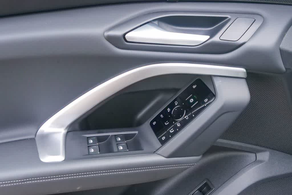 Thumbnail: 2025 Audi Q5 - 19