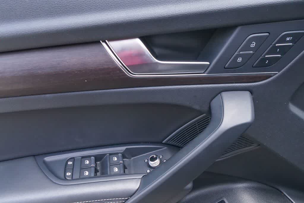 Thumbnail: 2023 Audi Q5 - 13