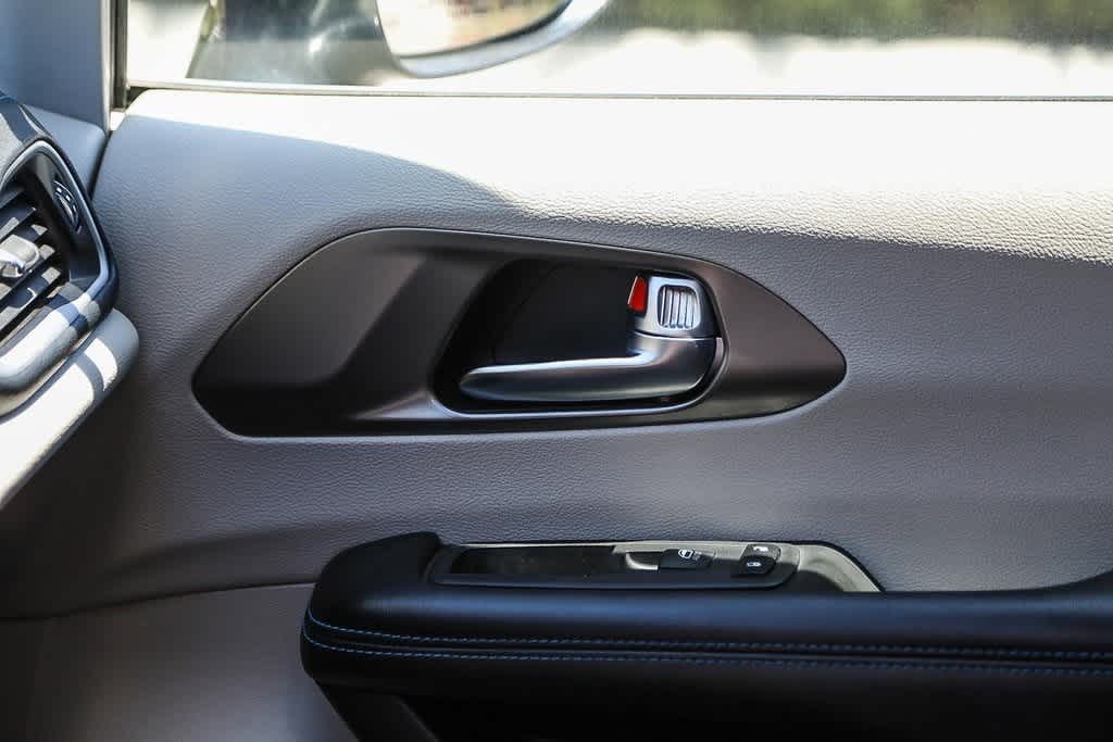Thumbnail: 2021 Chrysler Pacifica - 14