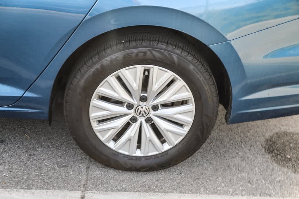 Thumbnail: 2020 Volkswagen Jetta - 9