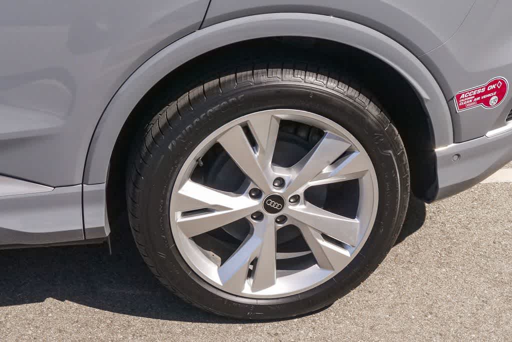 Thumbnail: 2023 Audi Q4 e-tron - 6