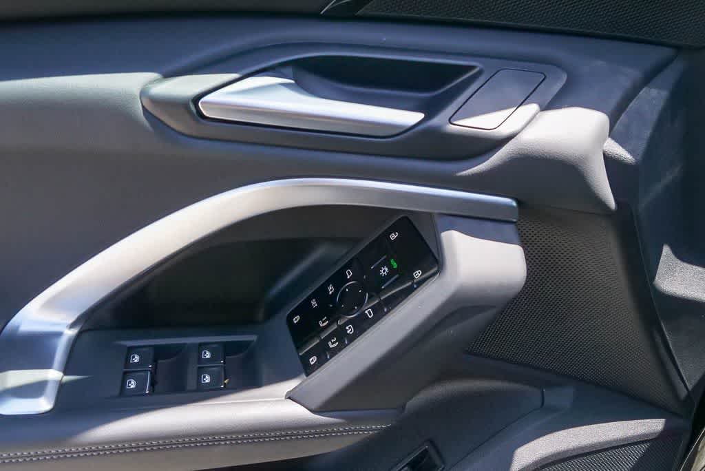 Thumbnail: 2025 Audi Q5 - 18