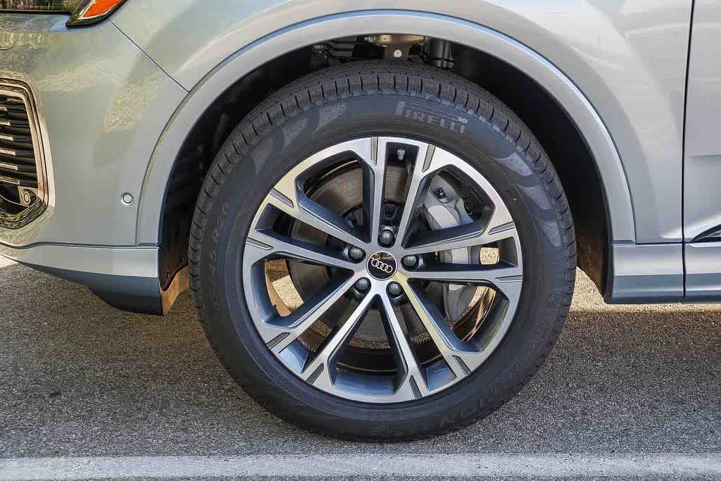 Thumbnail: 2026 Audi Q7 - 10