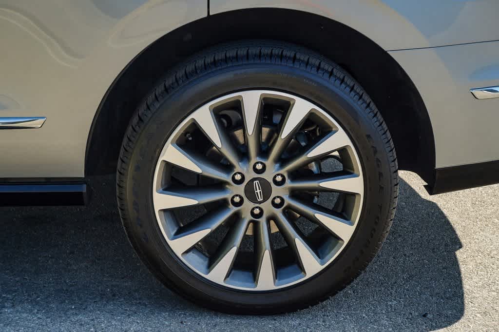 Thumbnail: 2021 Lincoln Navigator - 11