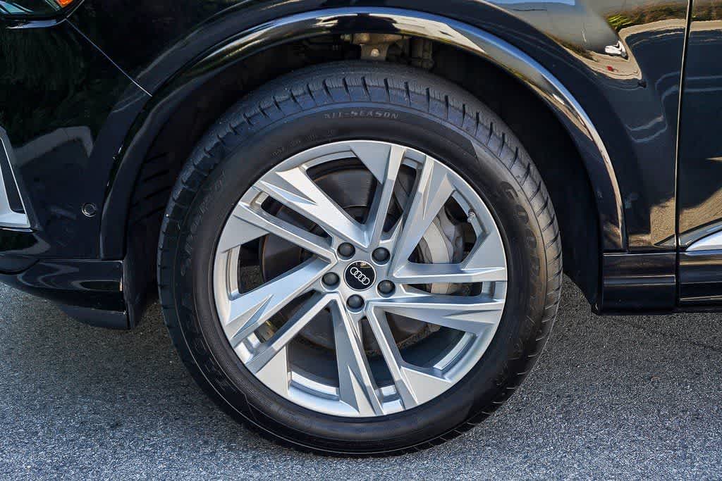 Thumbnail: 2023 Audi Q7 - 10