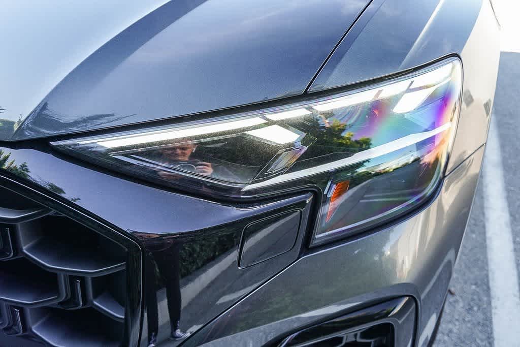 Thumbnail: 2026 Audi Q8 - 8