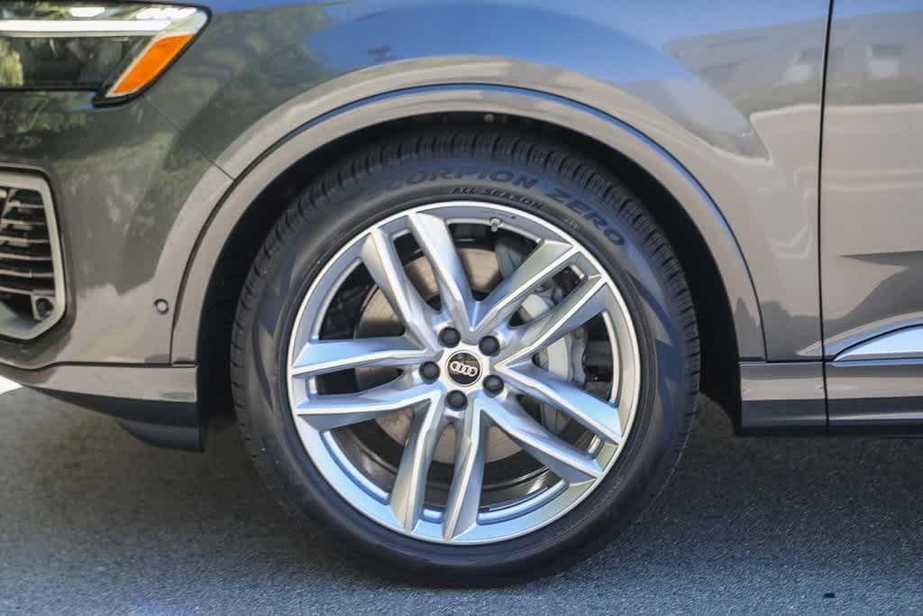 Thumbnail: 2025 Audi Q7 - 9