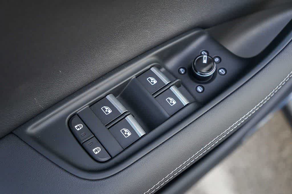 Thumbnail: 2026 Audi Q7 - 23