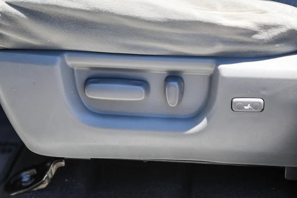 Thumbnail: 2019 Toyota Sequoia - 18