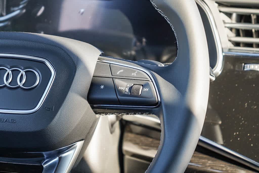 Thumbnail: 2026 Audi Q7 - 17