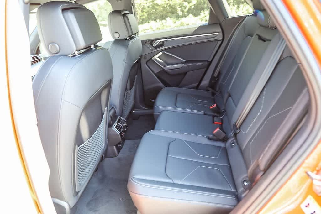 Thumbnail: 2025 Audi Q3 - 17