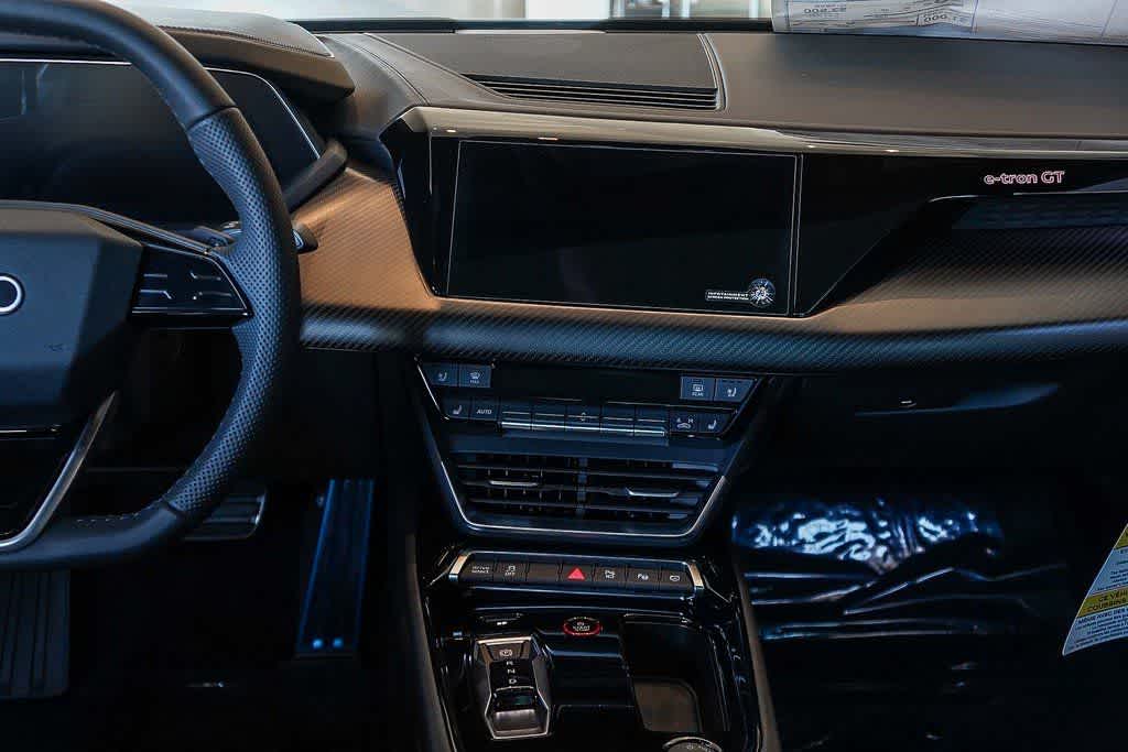 Thumbnail: 2026 Audi e-tron GT - 13