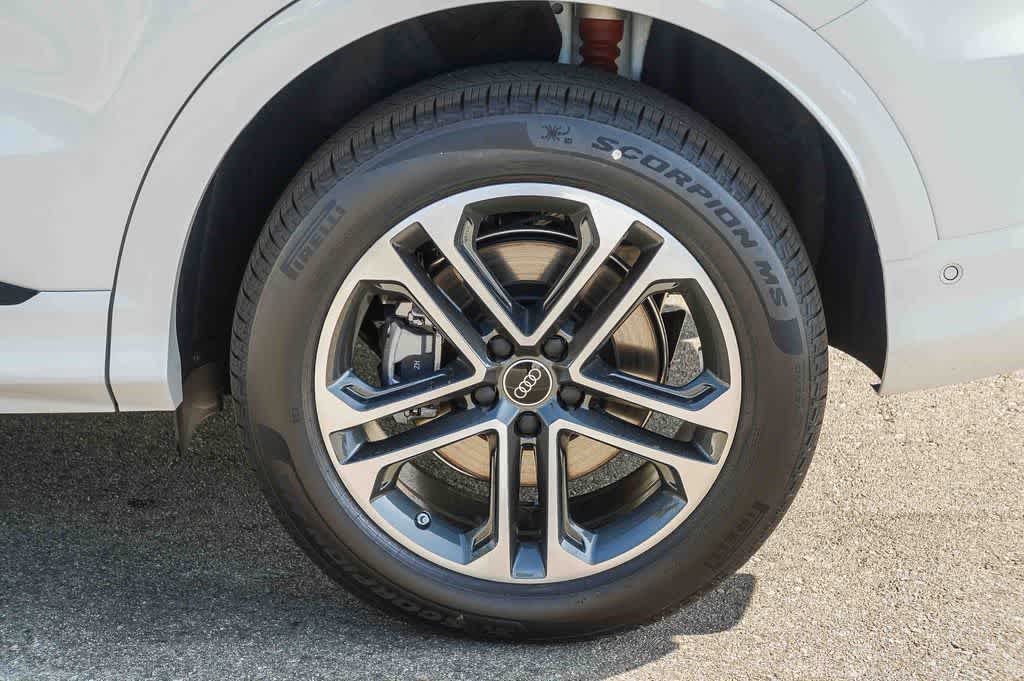 Thumbnail: 2026 Audi Q5 - 11