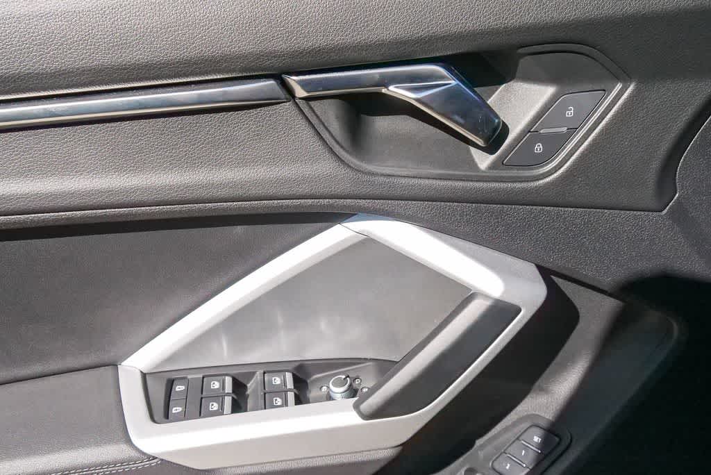 Thumbnail: 2022 Audi Q3 - 19