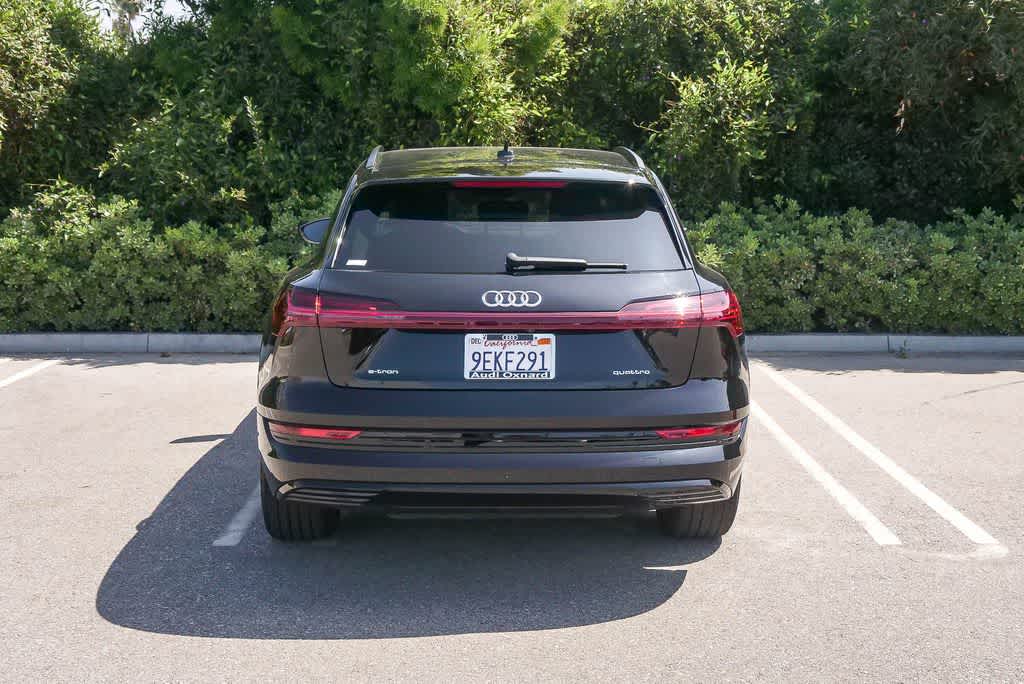 Thumbnail: 2022 Audi e-tron - 10