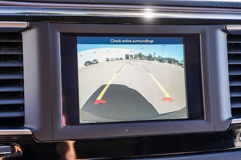 Thumbnail: 2020 Chrysler Voyager - 26