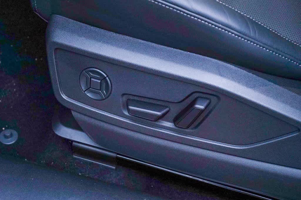 Thumbnail: 2025 Audi Q5 - 24