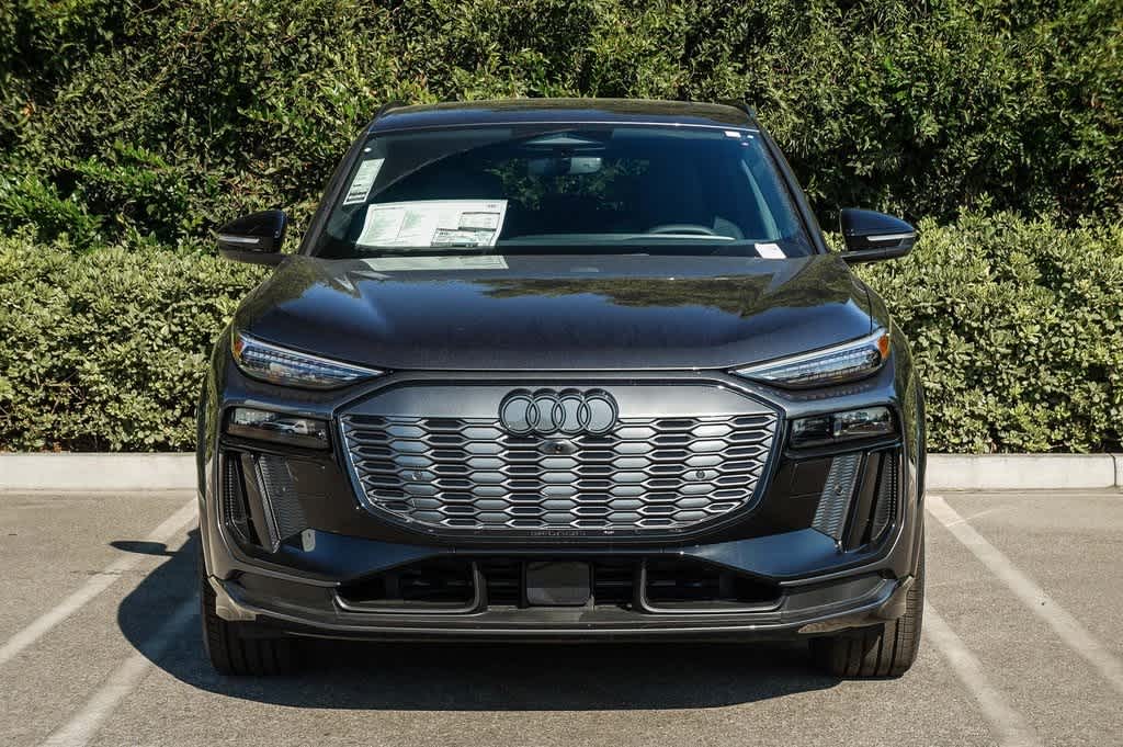 Thumbnail: 2025 Audi SQ6 e-tron - 2