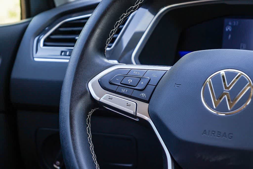 Thumbnail: 2022 Volkswagen Tiguan - 14