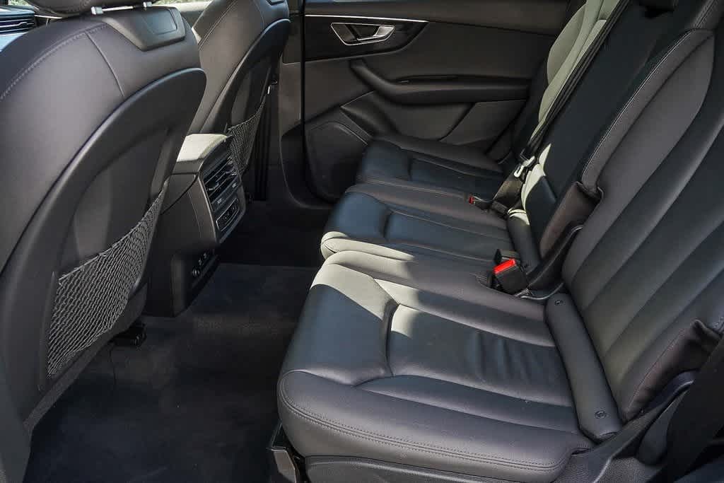 Thumbnail: 2021 Audi Q7 - 21