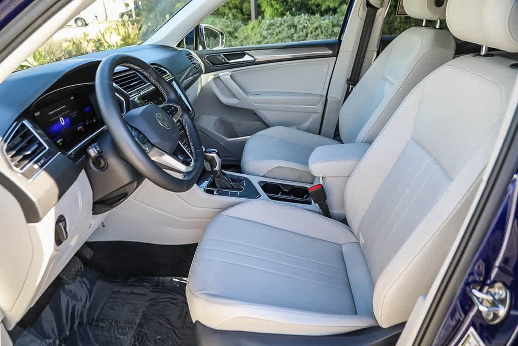 Thumbnail: 2022 Volkswagen Tiguan - 16