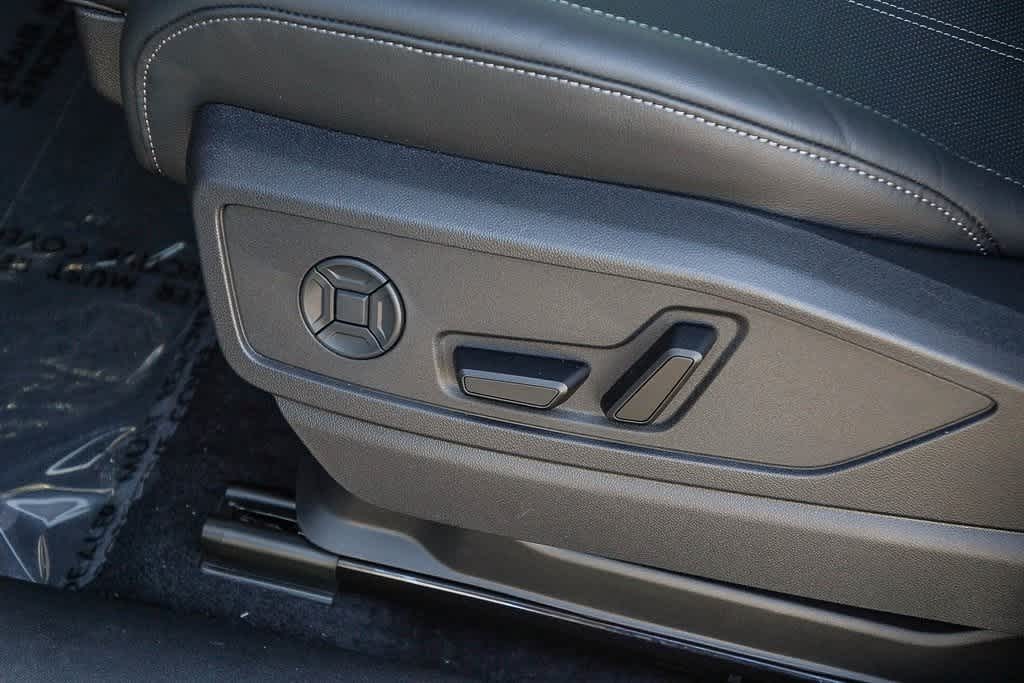 Thumbnail: 2025 Audi Q5 - 24