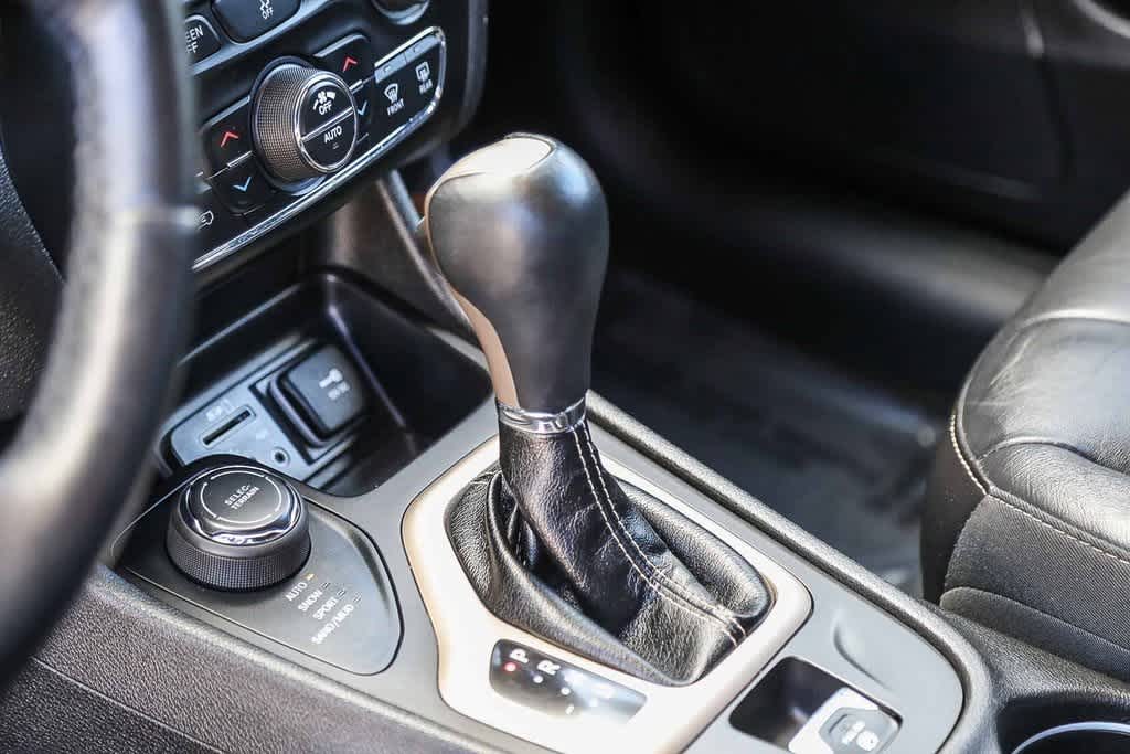 Thumbnail: 2018 Jeep Cherokee - 18