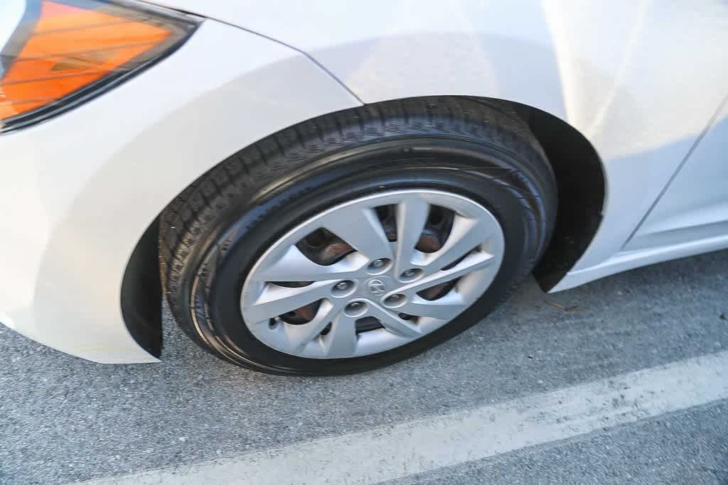 Thumbnail: 2017 Hyundai Elantra - 8