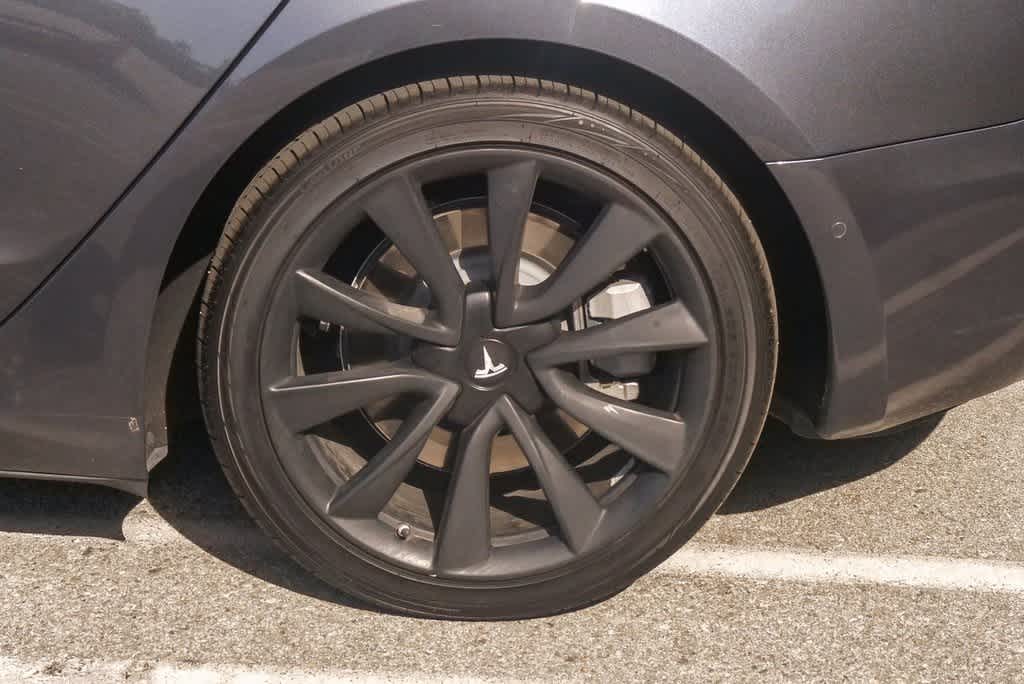 Thumbnail: 2018 Tesla Model 3 - 7