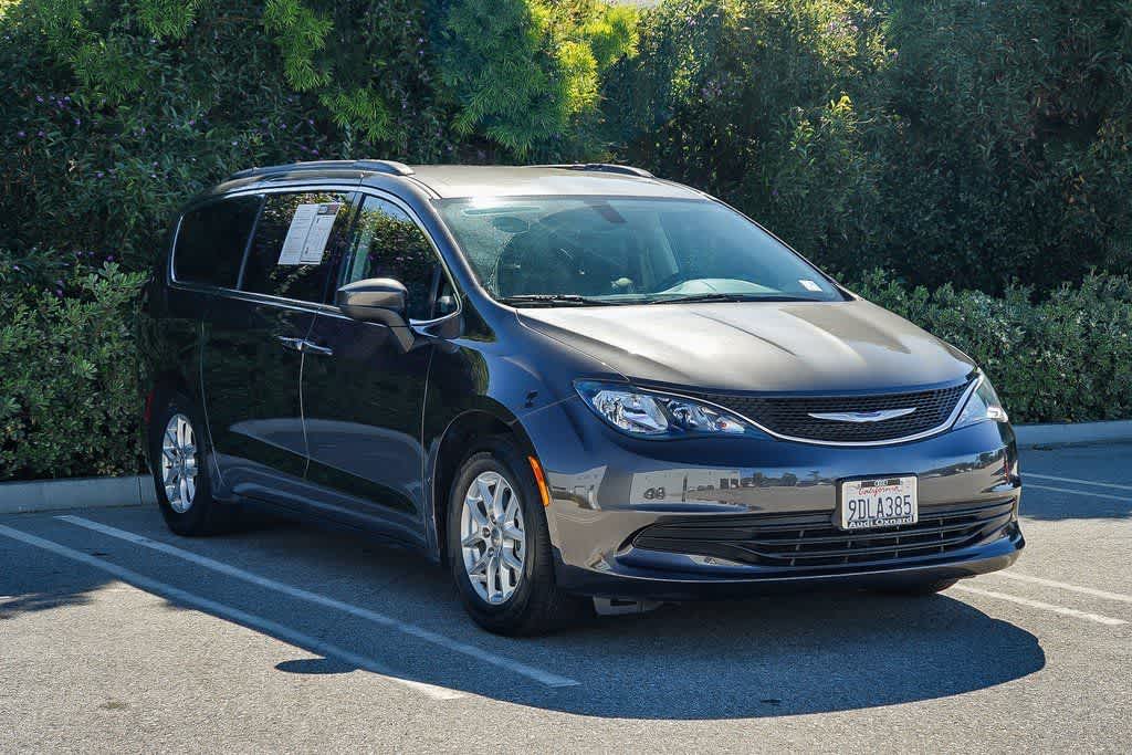 Thumbnail: 2020 Chrysler Voyager - 3