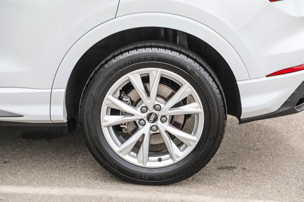 Thumbnail: 2022 Audi Q3 - 10