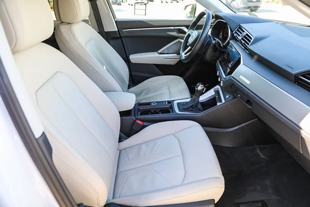 Thumbnail: 2022 Audi Q3 - 15