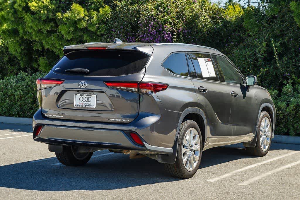 Thumbnail: 2022 Toyota Highlander - 4