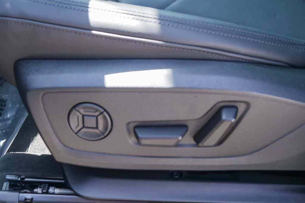 Thumbnail: 2025 Audi Q3 - 22