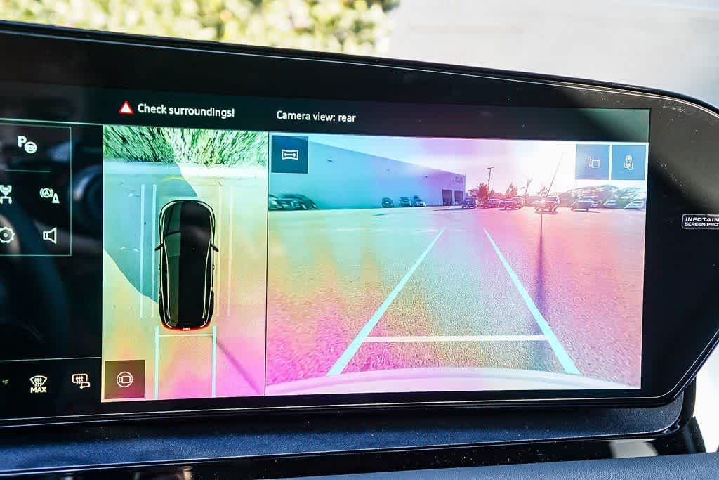 Thumbnail: 2025 Audi Q6 e-tron - 26