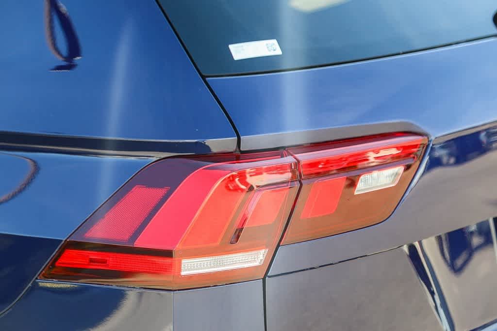 Thumbnail: 2022 Volkswagen Tiguan - 8